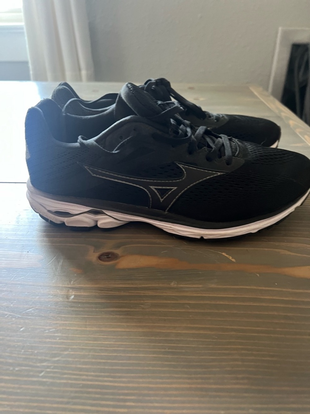 Mizuno Men's Wave Rider 23 Athletic Running Shoes